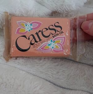 Vintage Caress Body Bar With Bath Oil